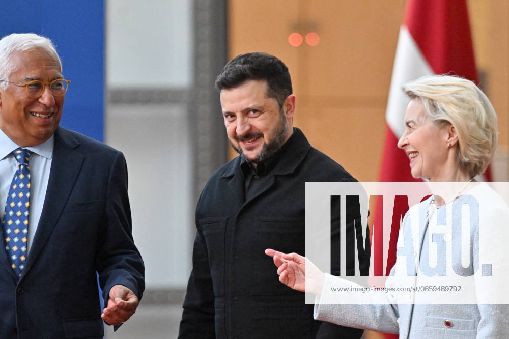 BRUSSELS - European Commission President Antonio Costa, Ukrainian President Volodymyr Zelenskyy, and President of the European Council Ursula Von Der Leyen arrive for the first day of the European Council. The leaders of the EU countries are meeting to discuss, among other things, Ukraine and the Middle East. JONAS ROOSENS ANP netherlands out - belgium out