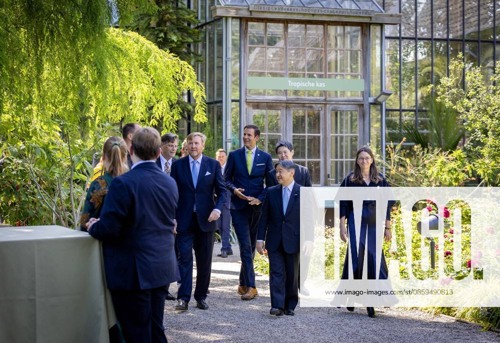 Leiden, The Netherlands, 2026-06-18 15:04:24 LEIDEN, 18-06-2026, Leiden University At the invitation of King Willem-Alexander and Queen Maxima, Emperor Naruhito of Japan is paying a state visit to the Netherlands. Emperor Naruhito is accompanied by Her Majesty Empress Masako. The state visit is a confirmation of the close and historic relationship between Japan and the Netherlands. The countries share 426 years of bilateral relations. PHOTO: NLBeeld POOL Albert Nieboer In the photo: Emperor Naruhito and King Willem-Alexander visit Leiden University. In the Academy Building, they visit a temporary exhibition of objects from various Leiden Japan collections, the Sweat Room where graduates sign their names, and the Senate Chamber. Credit: