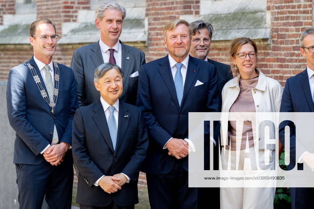 Leiden, The Netherlands, 2026-06-18 15:19:05 LEIDEN, 18-06-2026, Leiden University At the invitation of King Willem-Alexander and Queen Maxima, Emperor Naruhito of Japan is paying a state visit to the Netherlands. Emperor Naruhito is accompanied by Her Majesty Empress Masako. The state visit is a confirmation of the close and historic relationship between Japan and the Netherlands. The countries share 426 years of bilateral relations. PHOTO: NLBeeld Patrick van Emst In the photo: Emperor Naruhito and King Willem-Alexander visit Leiden University. In the Academy Building, they visit a temporary exhibition of objects from various Leiden Japan collections, the Sweat Room where graduates sign their names, and the Senate Chamber. Credit: NL