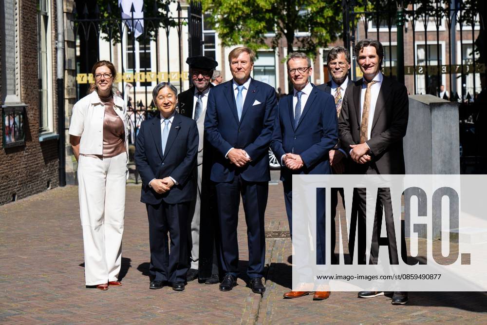 Leiden, The Netherlands, 2026-06-18 16:38:27 LEIDEN, 18-06-2026, Leiden University At the invitation of King Willem-Alexander and Queen Maxima, Emperor Naruhito of Japan is paying a state visit to the Netherlands. Emperor Naruhito is accompanied by Her Majesty Empress Masako. The state visit is a confirmation of the close and historic relationship between Japan and the Netherlands. The countries share 426 years of bilateral relations. PHOTO: NLBeeld Patrick van Emst In the photo: Emperor Naruhito and King Willem-Alexander visit Leiden University. In the Academy Building, they visit a temporary exhibition of objects from various Leiden Japan collections, the Sweat Room where graduates sign their names, and the Senate Chamber. Credit: NL
