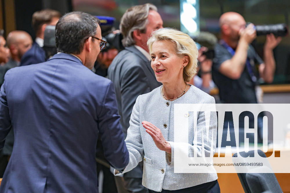 URSULA VON DER LEYEN (C), President of the European Commission, speaks inside the European Council during the European Council Summit in Brussels. Brussels European Union - ZUMAo116 20260618_znp_o116_127