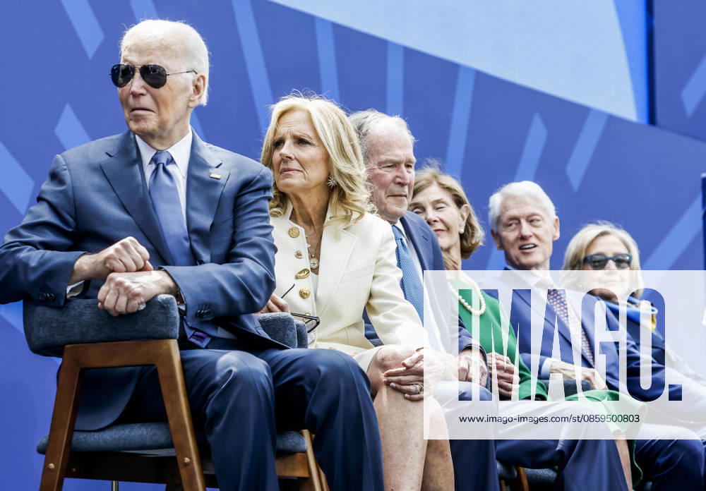 Former President Joe Biden, Former First Lady Jill Biden, Former President George W. Bush, Former First Lady Laura Bush, Former President Bill Clinton, and Former First Lady Hillary Rodham Clinton attend the grand opening for the Obama Presidential Center in the center s John Lewis Plaza in Chicago, Illinois, on Thursday, June 18, 2026. The grounds open to the public on Juneteenth, June 19th. CHI20260618856 TANNENxMAURY