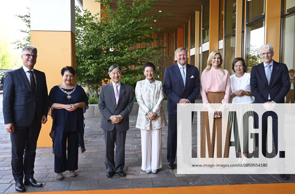 Japan s imperial couple visit children s cancer hospital in Utrecht Japan s Emperor Naruhito (3rd from L) and Empress Masako (4th from L) pose for a photo with Dutch King Willem-Alexander (4th from R) and Queen Maxima (3rd from R) during a visit to a hospital for child cancer patients in Utrecht, the Netherlands, on June 19, 2026. (Pool photo) A14AA0005619471P