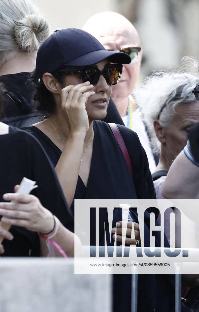 Golshifteh Farahani at Mr. Satrapi’s funeral at the Père Lachaise Crematorium in Paris on June 19, 2026. The author of the famous graphic novel, which was adapted into a film, Persepolis, died on June 3, 2026, at the age of 56, inconsolable over the loss of her husband, M. Ripa, which occurred a year earlier. Cyril Moreau Bestimage The funeral of M. Satrapi at the Père Lachaise Crematorium in Paris, on June 19, 2026. The author of the famous graphic novel, adapted into a film, Persepolis, died on June 3, 2026, at the age of 56, inconsolable over the loss of her husband, M. Ripa, which occurred a year earlier. Paris, France,detected_source_language