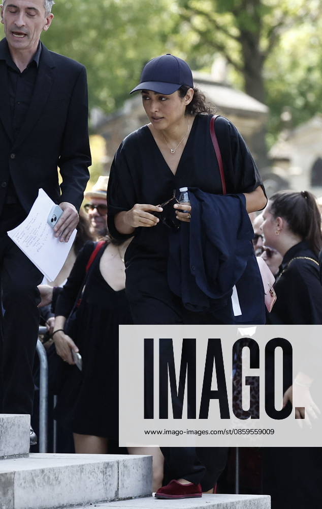 Golshifteh Farahani at Mr. Satrapi’s funeral at the Père Lachaise Crematorium in Paris on June 19, 2026. The author of the famous graphic novel, which was adapted into a film, Persepolis, died on June 3, 2026, at the age of 56, inconsolable over the loss of her husband, M. Ripa, which occurred a year earlier. Cyril Moreau Bestimage The funeral of M. Satrapi at the Père Lachaise Crematorium in Paris, on June 19, 2026. The author of the famous graphic novel, adapted into a film, Persepolis, died on June 3, 2026, at the age of 56, inconsolable over the loss of her husband, M. Ripa, which occurred a year earlier. Paris, France,detected_source_language