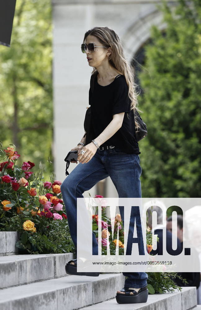 Tristane Banon at the funeral of Mr. Satrapi at the Père Lachaise Crematorium in Paris on June 19, 2026. The author of the famous graphic novel, which was adapted into a film, Persepolis, died on June 3, 2026, at the age of 56, inconsolable over the loss of her husband, M. Ripa, which occurred a year earlier. Cyril Moreau Bestimage The funeral of M. Satrapi at the Père Lachaise Crematorium in Paris, on June 19, 2026. The author of the famous graphic novel, adapted into a film, Persepolis, died on June 3, 2026, at the age of 56, inconsolable over the loss of her husband, M. Ripa, which occurred a year earlier. Paris, France,detected_source_language