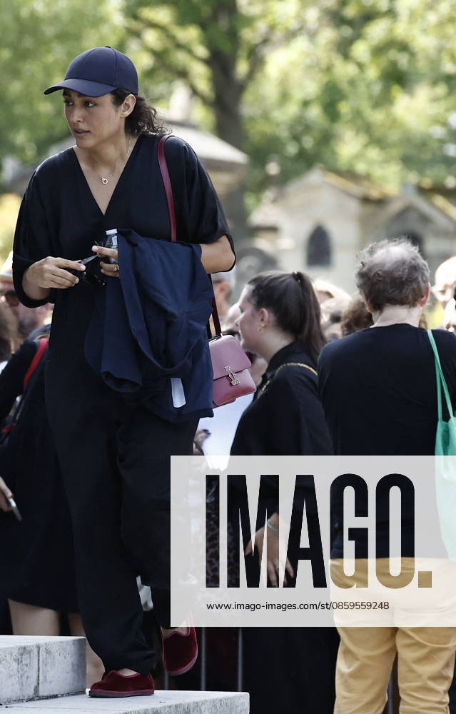 Golshifteh Farahani at Mr. Satrapi’s funeral at the Père Lachaise Crematorium in Paris on June 19, 2026. The author of the famous graphic novel, which was adapted into a film, Persepolis, died on June 3, 2026, at the age of 56, inconsolable over the loss of her husband, M. Ripa, which occurred a year earlier. Cyril Moreau Bestimage The funeral of M. Satrapi at the Père Lachaise Crematorium in Paris, on June 19, 2026. The author of the famous graphic novel, adapted into a film, Persepolis, died on June 3, 2026, at the age of 56, inconsolable over the loss of her husband, M. Ripa, which occurred a year earlier. Paris, France,detected_source_language