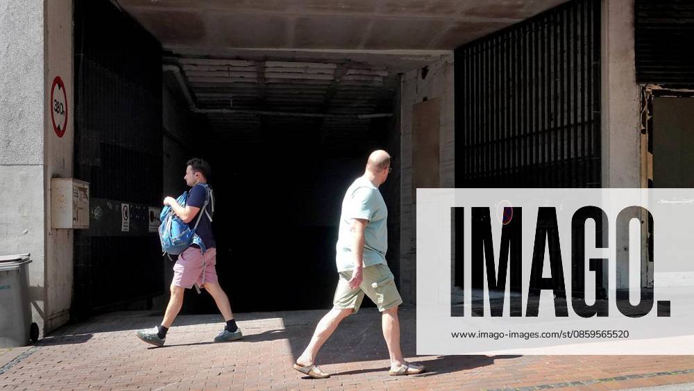 The Coolest Spot in Downtown The exit from the Kaufhof underground parking garage on Friday, June 19, 2026, on Casinostraße in Witten, is the coolest spot in the city center. The heat wave is sweeping through the city with temperatures well above 30 degrees. NOTE