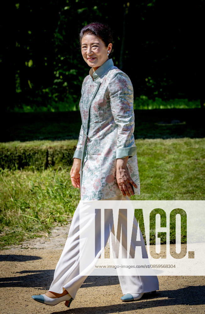 Amsterdam Empress Masako planting a cherry tree in the Blossom Park in the Amsterdam Forest on the 3rd and last day of the 3 day statevisit to the Netherlands. Â