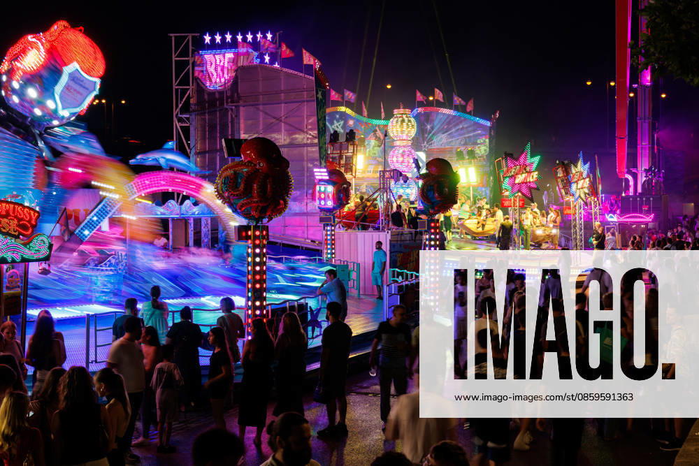 St. Johns Night, Mainz, June 19, 2026 On the banks of the Rhine, brave festivalgoers enjoy the thrilling rides. Scenes from St. Johns Night in downtown Mainz, Current Events, Rhineland-Palatinate, Mainz St. John’s Night in Mainz on June 19, 2026; downtown Mainz; Rhineland-Palatinate; Germany,detected_source_language