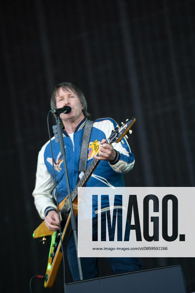 IPA85869151 - England, Isle of Wight Festival - Friday - Ash - Pictured: Tim Wheeler