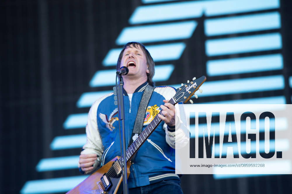IPA85869147 - England, Isle of Wight Festival - Friday - Ash - Pictured: Tim Wheeler