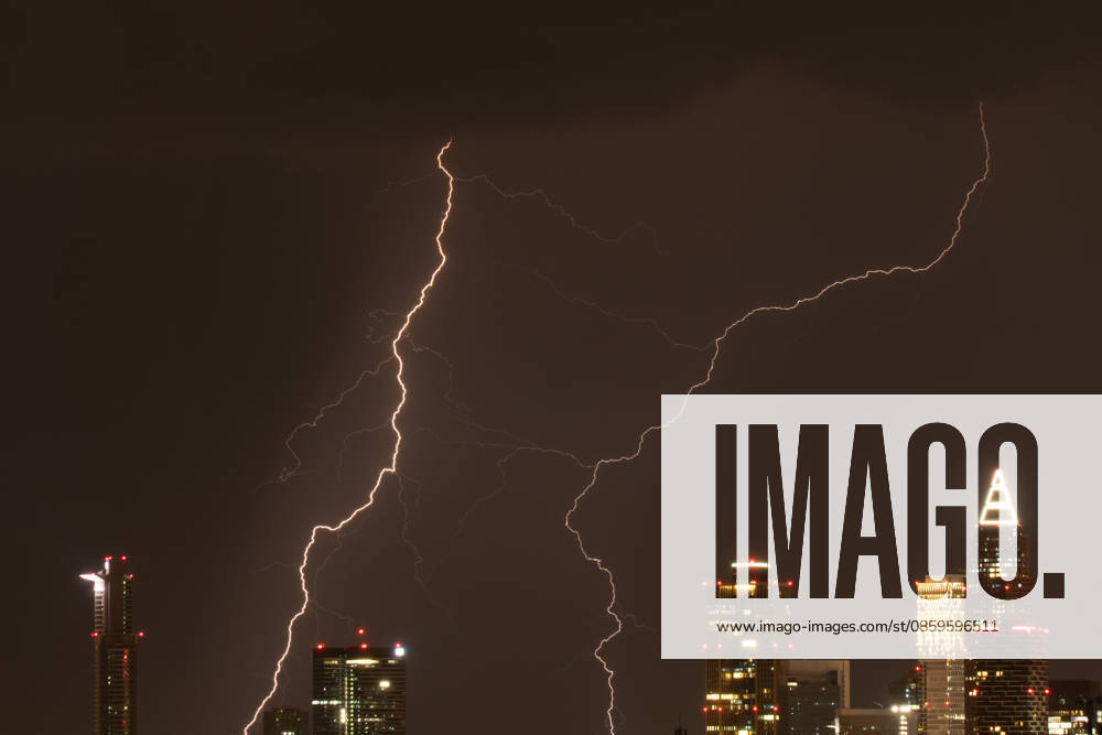 Lightning strikes over the skyline of the financial district in Frankfurt am Main, Germany. Frankfurt Germany - ZUMAb332 20260620_zip_b332_003