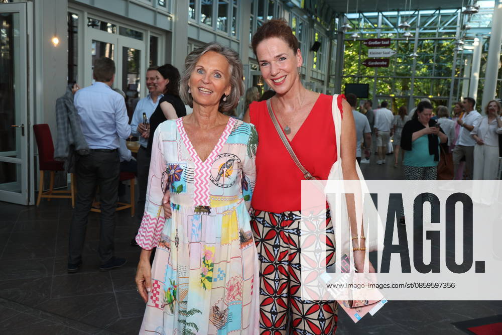 Katja Wolff and Franziska Becker at the premiere of the comedy Höchste Zeit, Comedy at the Winterhuder Fährhaus. This musical comedy, featuring hits from the ’70s through the ’90s, follows four women going through menopause who, on the eve of a wedding, grapple with the big questions about love, marriage, and the perfect partner, Hamburg, June 19, 2026,detected_source_language