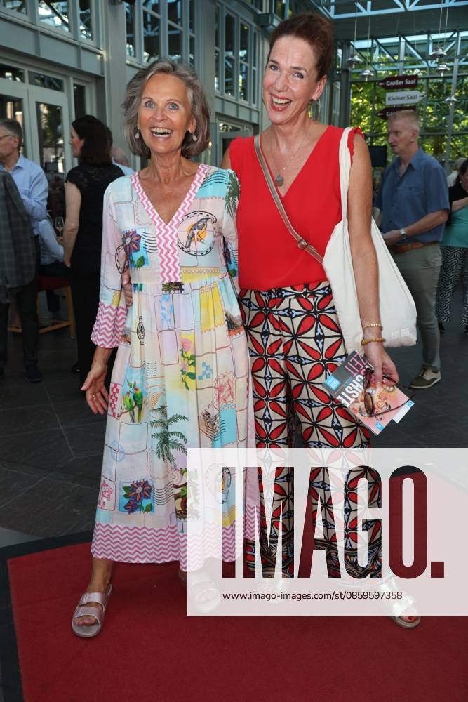 Katja Wolff and Franziska Becker at the premiere of the comedy Höchste Zeit, Comedy at the Winterhuder Fährhaus. This musical comedy, featuring hits from the ’70s through the ’90s, follows four women going through menopause who, on the eve of a wedding, grapple with the big questions about love, marriage, and the perfect partner, Hamburg, June 19, 2026,detected_source_language