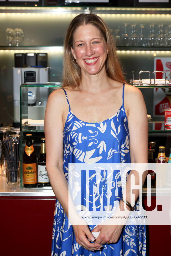 Charlotte Heinke at the premiere celebration for the comedy Höchste Zeit, Comedy at the Winterhuder Fährhaus. This musical comedy, featuring hits from the ’70s through the ’90s, follows four women going through menopause who, on the eve of a wedding, grapple with the big questions about love, marriage, and the perfect partner, Hamburg, June 19, 2026,detected_source_language