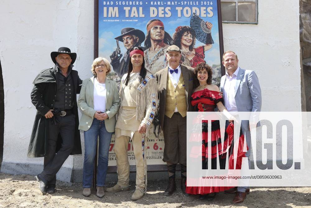 ABB KARLMAY Bastian Semm, Ute Thienel, Alexander Klaws, Heinrich Schafmeister, Isabel Varell, Florian Fitz, Toni Koeppen, the actors in makeup and costume on Friday, June 19, 2026, during the dress rehearsal for the play In the Valley of Death at the 2026 Karl May Festival in the Indian Village on the Kalkberg. The premiere will tak