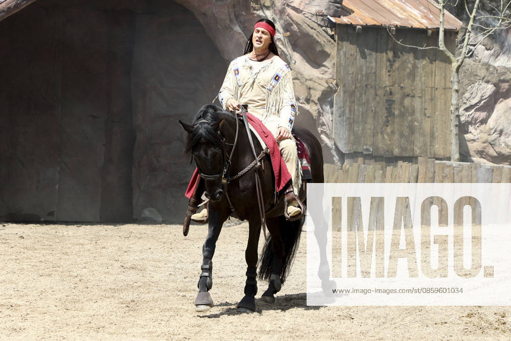 ABB KARLMAY Alexander Klaws as Winnetou on horseback, actor in makeup and costume, on Friday, June 19, 2026, during the dress rehearsal for the play In the Valley of Death at the 2026 Karl May Festival in the Indian Village on the Kalkberg. The premiere will take place on June 27 at the open-air theater on the Kalkberg in Bad Segeberg, Schleswig-Holstein, Germany,detected_source_language