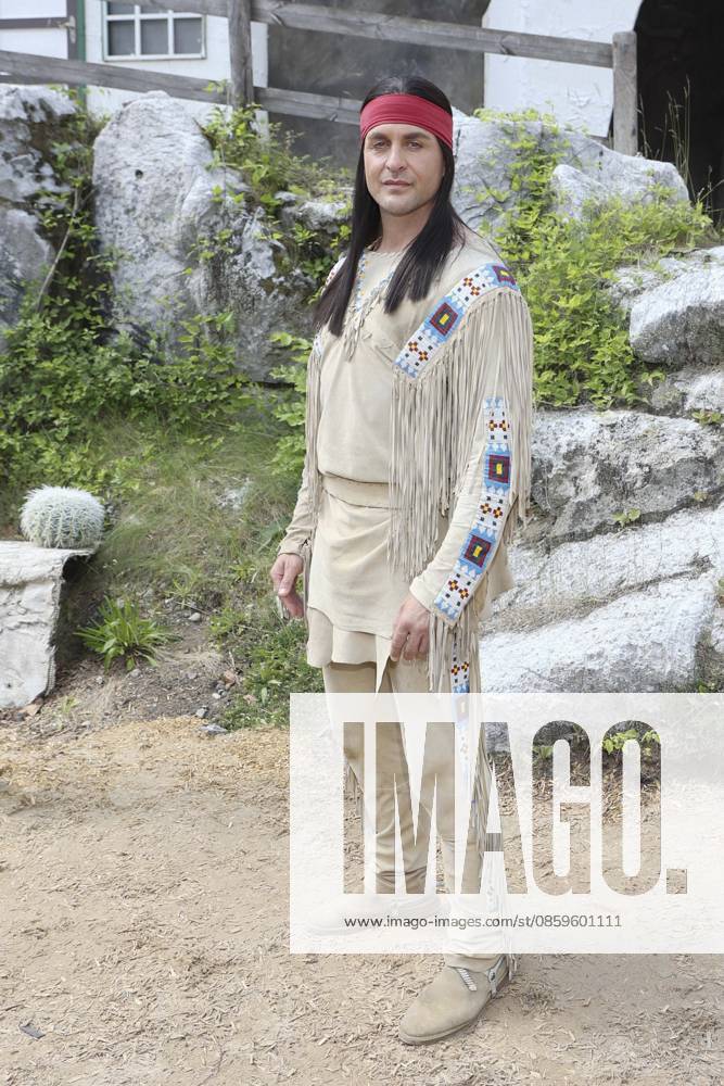 ABB KARLMAY Alexander Klaws as Winnetou on horseback, actor in makeup and costume, on Friday, June 19, 2026, during the dress rehearsal for the play In the Valley of Death at the 2026 Karl May Festival in the Indian Village on the Kalkberg. The premiere will take place on June 27 at the open-air theater on the Kalkberg in Bad Segeberg, Schleswig-Holstein, Germany,detected_source_language