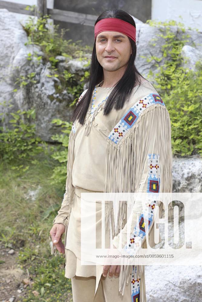 ABB KARLMAY Alexander Klaws as Winnetou on horseback, actor in makeup and costume, on Friday, June 19, 2026, during the dress rehearsal for the play In the Valley of Death at the 2026 Karl May Festival in the Indian Village on the Kalkberg. The premiere will take place on June 27 at the open-air theater on the Kalkberg in Bad Segeberg, Schleswig-Holstein, Germany,detected_source_language