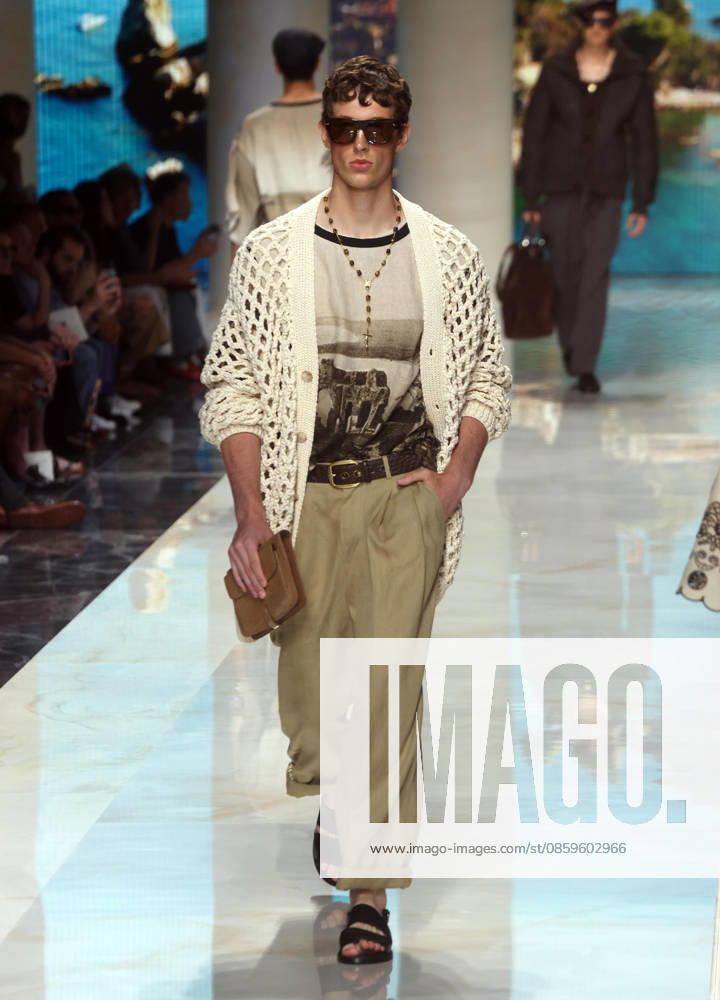 A model presents a creation by Italian fashion label Dolce&Gabbana during the Spring Summer 2027 Mens Collection show at Milan Fashion Week in Milan, Italy, 20 June 2026. ANSA MATTEO BAZZI Milan Italy - ZUMAa110 20260620_zaf_a110_007
