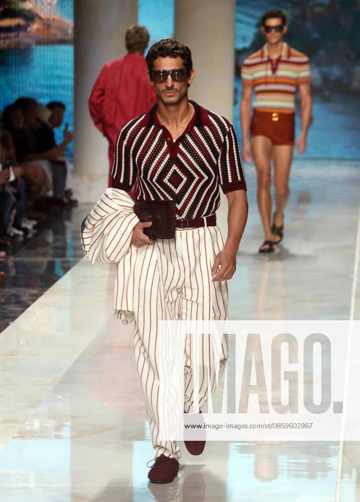A model presents a creation by Italian fashion label Dolce&Gabbana during the Spring Summer 2027 Mens Collection show at Milan Fashion Week in Milan, Italy, 20 June 2026. ANSA MATTEO BAZZI Milan Italy - ZUMAa110 20260620_zaf_a110_008