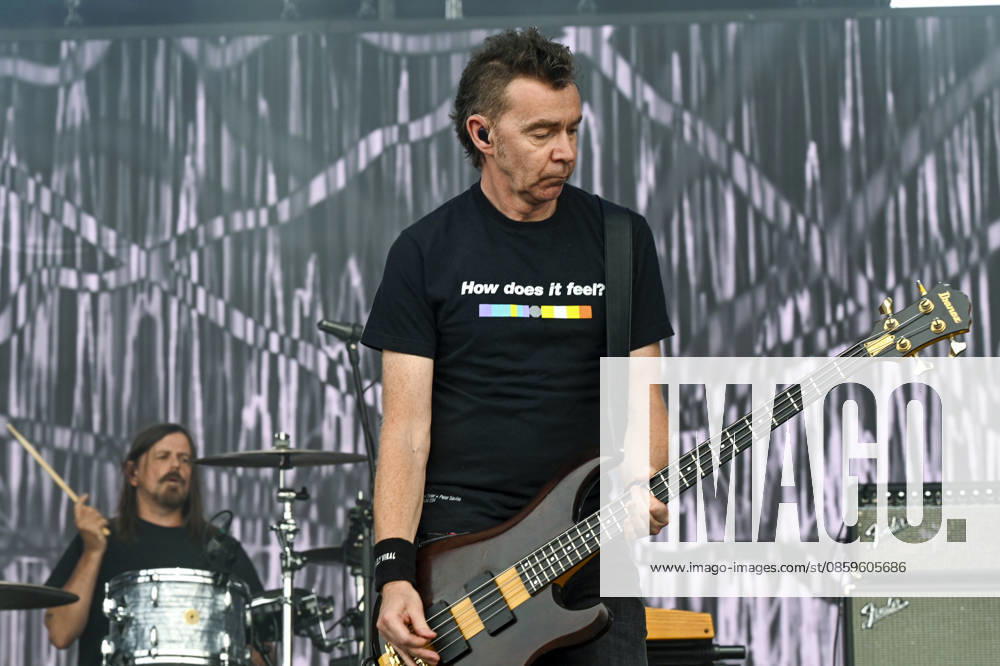 Guitarist Nick Chaplin of Slowdive performs during the music festival Metronome Prague, on June 20, 2026, in Prague, Czech Republic. (CTKxPhoto MichalxKrumphanzl) CTKPhotoP2026062004416 CTKPhotoP2026062004416