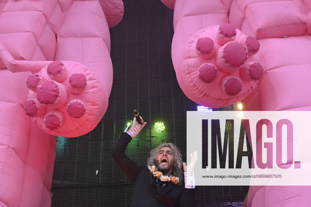 Singer Wayne Coyne of The Flaming Lips band performs during the music festival Metronome Prague, on June 20, 2026, in Prague, Czech Republic. (CTKxPhoto MichalxKrumphanzl) CTKPhotoP2026062005292 CTKPhotoP2026062005292