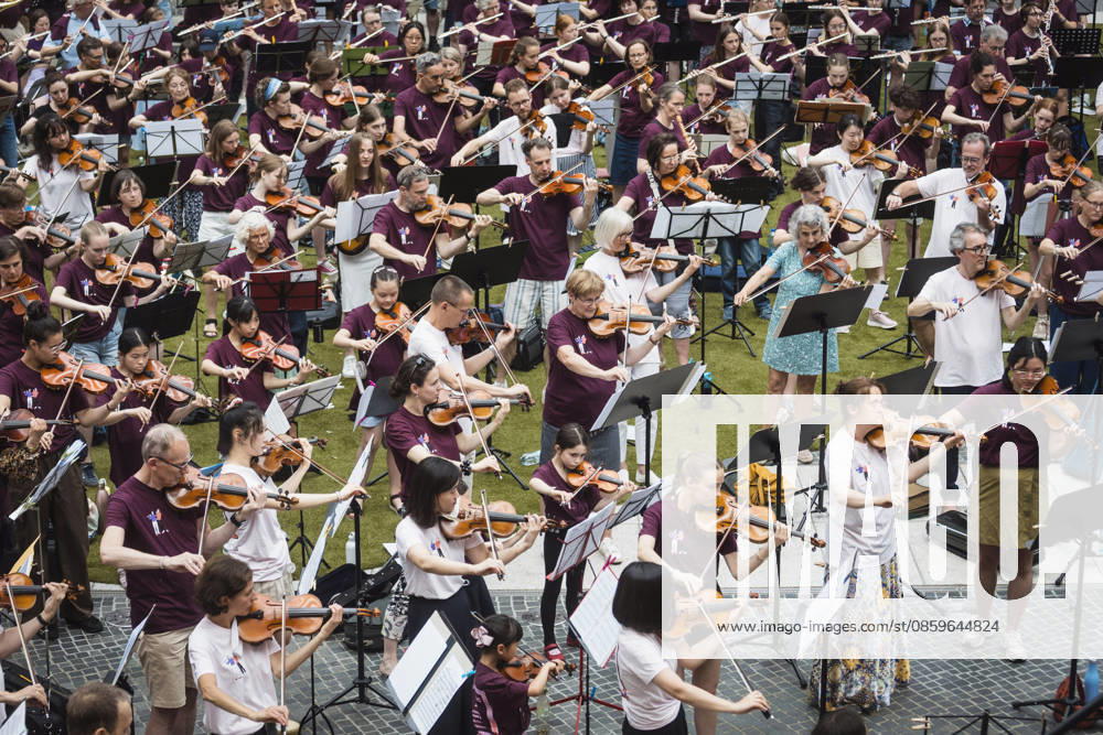 Symphonic Mob, Flash Mob at the Sony Center, Berlin