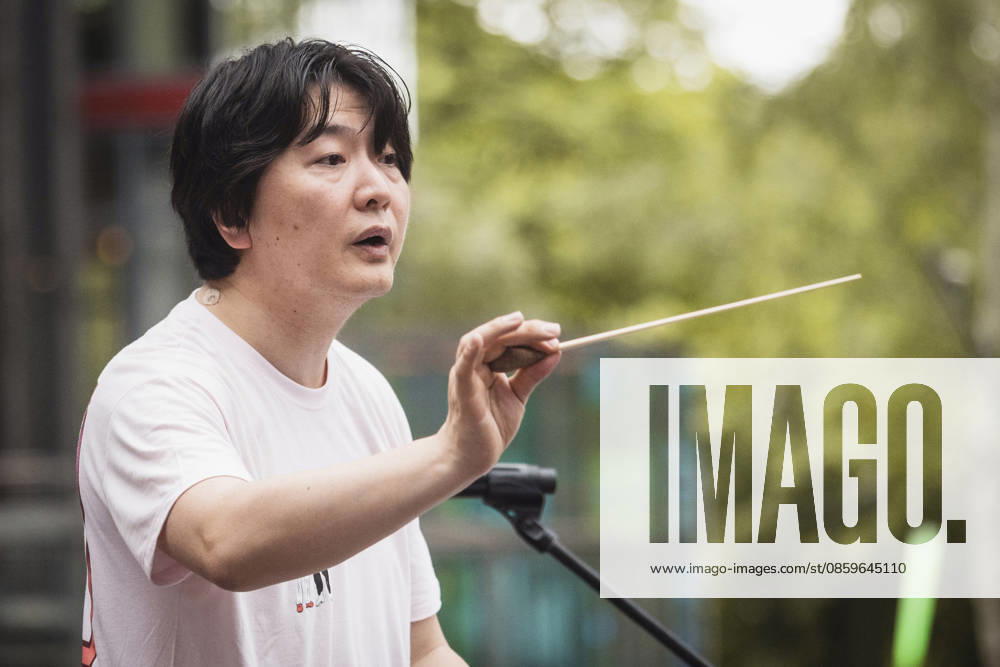 Symphonic Mob, Flash Mob at the Sony Center, Berlin