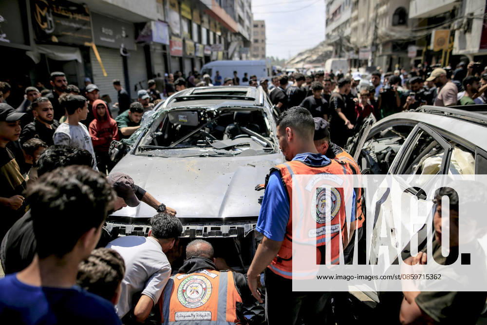 Israeli UAV attack in Gaza kills high school senior celebrating graduation GAZA CITY, GAZA, PALESTINE - JUNE 22: Palestinians inspect the damaged car after Israeli unmanned aerial vehicles (UAVs) targeted civilian vehicles in the Rimal neighborhood of Gaza City, Gaza, Palestine on June 22, 2026. Regad Ashur, an 18-year-old high school senior, was killed and three other Palestinians were injured as a result of the attack. Saeed M. M. T. Jaras Anadolu Gaza City Gaza. Editorial use only. Please get in touch for any other usage.