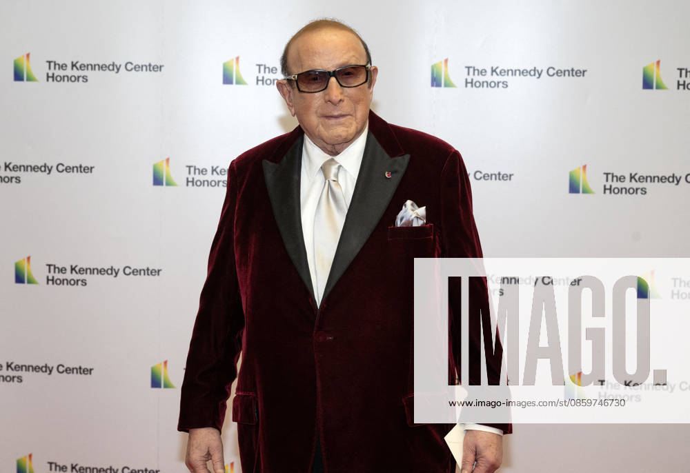 46th Annual Kennedy Center Honors Formal Artist s Dinner Arrivals Clive Davis arrives for the Medallion Ceremony honoring the recipients of the 46th Annual Kennedy Center Honors at the Department of State in Washington, DC on Saturday, December 2, 2023. The 2023 honorees are: actor and comedian Billy Crystal; acclaimed soprano Renee Fleming; British singer-songwriter producer, and member of the Bee Gees, Barry Gibb; rapper, singer, and actress Queen Latifah; and singer Dionne Warwick. Photo by Ron Sachs Pool via CNP ABACAPRESS.COM Washington District of Columbia United States