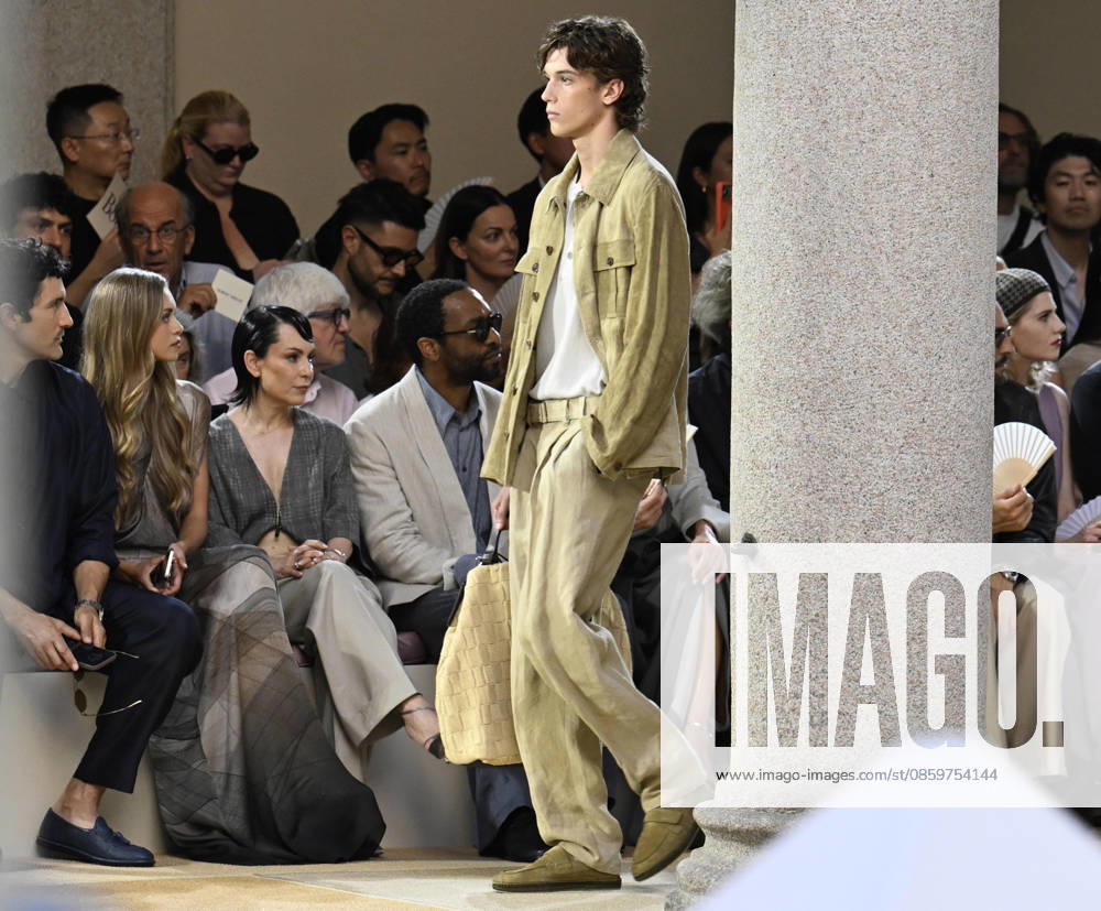 A model presents a creation by Italian fashion house Giorgio Armani for the Men s Spring Summer 2027 collection during the Milan Fashion Week in Milan, Italy, 22 June 2026. Milan Fashion Week runs from 19 to 23 June 2026. ANSA DANIEL DAL ZENNARO. Milan Italy - ZUMAa110 20260622_zaf_a110_024