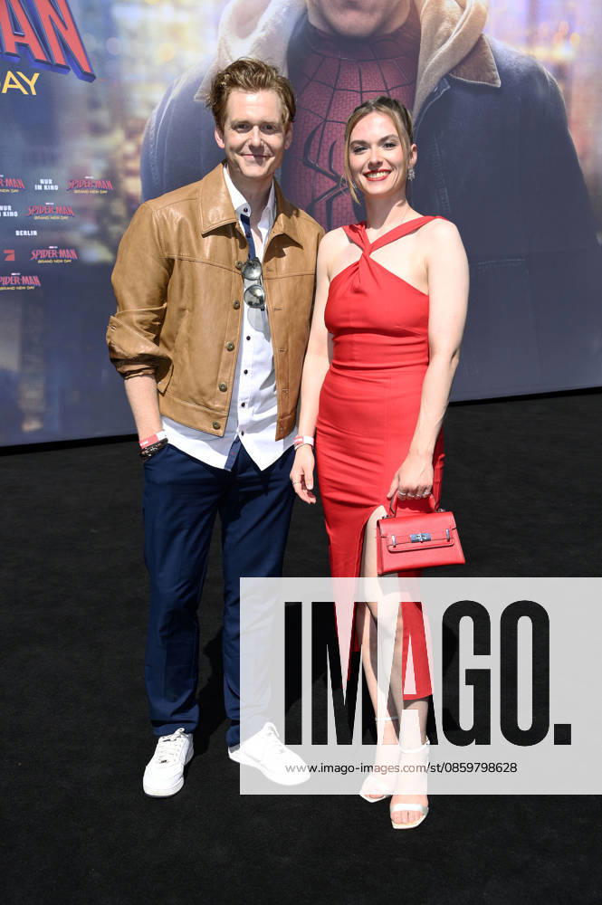 Johannes Heinrichs and Nadja Gallera at the fan event for the movie Spider-Man Foto:xN.xKubelkax xFuturexImagex spiderman_berlin_6707