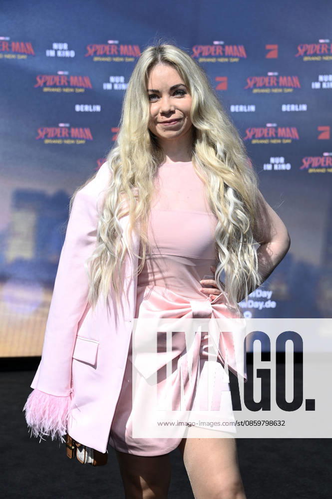 Nadine Trompka at the fan event for the movie Spider-Man Foto:xN.xKubelkax xFuturexImagex spiderman_berlin_6709