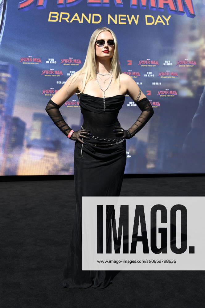 Georgia Cavallo at the fan event for the movie Spider-Man Foto:xN.xKubelkax xFuturexImagex spiderman_berlin_6715