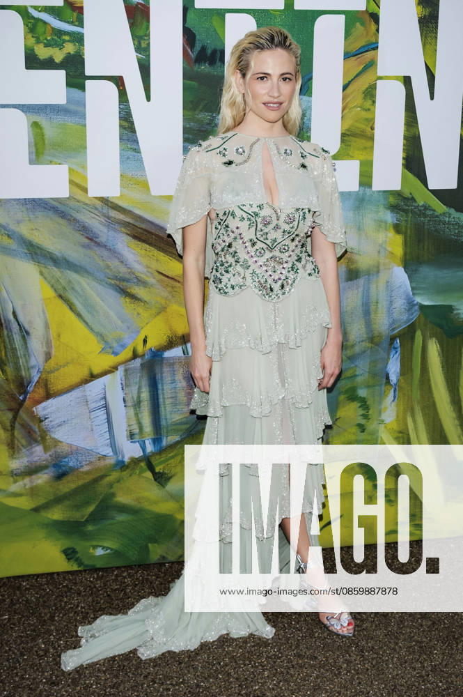 Pixie Lott at the Serpentine Gallery Summer Party 2026 at the Serpentine Gallery in London, June 23, 2026,detected_source_language Foto:xJ.xEdwardsx xFuturexImagex serpentine_6666