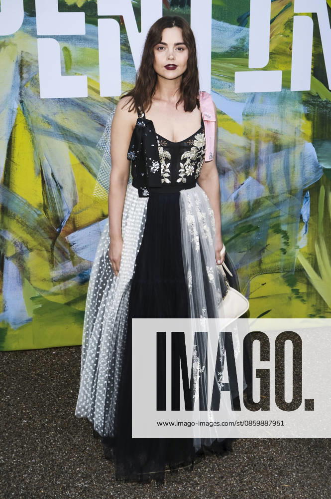 Jenna Coleman at the Serpentine Gallery Summer Party 2026 at the Serpentine Gallery in London, June 23, 2026,detected_source_language Foto:xJ.xEdwardsx xFuturexImagex serpentine_6677