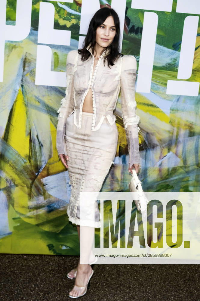 Alexa Chung at the Serpentine Gallery Summer Party 2026 at the Serpentine Gallery in London, June 23, 2026,detected_source_language Foto:xJ.xEdwardsx xFuturexImagex serpentine_6698