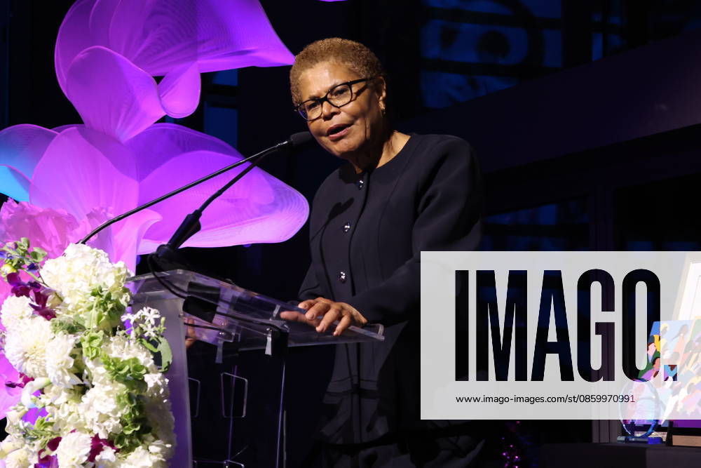 Los Angeles Ca June 24: Mayor Karen Bass at the 2026 LAUL Awards on June 24, 2026 Credit: USA - ZUMAa123 20260624_zaa_a123_008