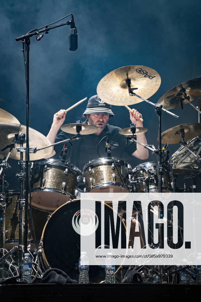 Payl Bonney du groupe The Australian Pink Floyd Show se produit sur la scene du festival Printemps de Pérouges au château de Saint-Maurice-de-Rémens (01 - France-) le 24 06 2026. Photo Sandrine Thesillat PsNewZ