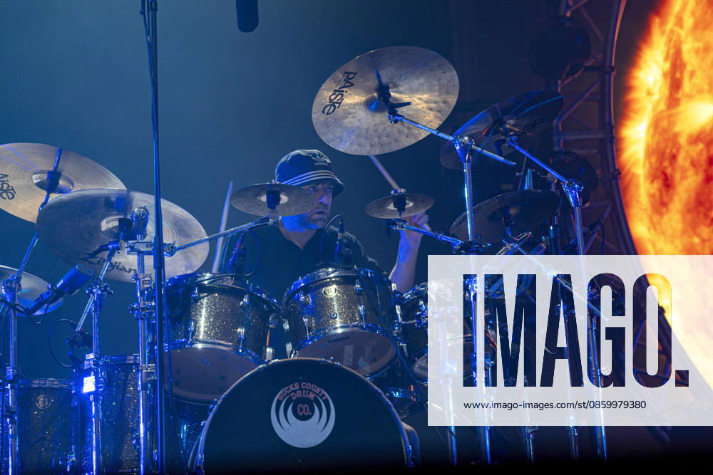 Paul Bonney du groupe The Australian Pink Floyd Show se produit sur la scene du festival Printemps de Pérouges au château de Saint-Maurice-de-Rémens (01 - France-) le 24 06 2026. Photo Sandrine Thesillat PsNewZ