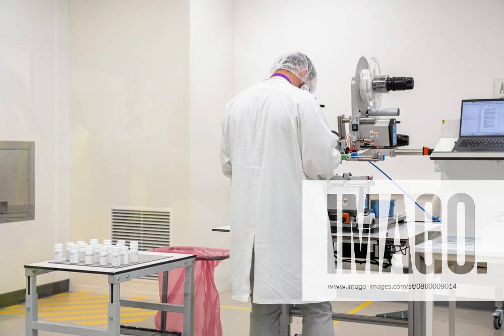 VISIT TO SANOFI AND THE CRYOPARK PHOTOPQR LE MIDI LIBRE TOM SERRANO MONTPELLIER JUNE 16, 2026 PHOTOS BY TOM SERRANO SANOFI MONTPELLIER VISIT TO SANOFI AND THE CRYOPARK SCI LABORATORYENTIFIQUE Montpellier, France, June 2026 The pharmaceutical group Sanofi presents its CryoPark, a logistics facility dedicated to the global ultra-low-temperature storage of biopharmaceuticals MONTPELLIER HERAULT France