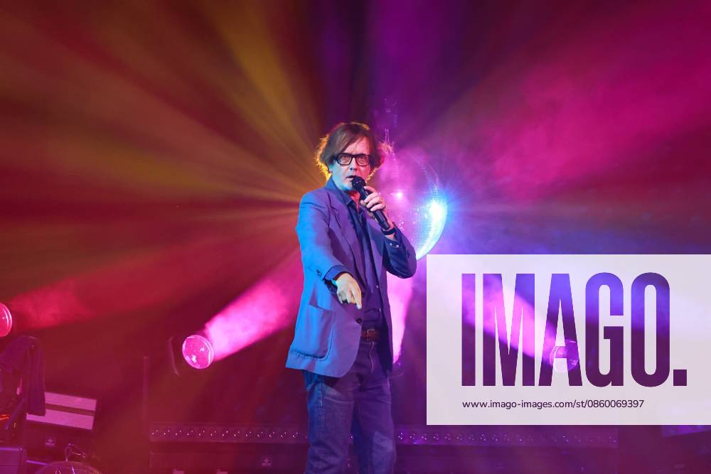 Pulp, singer Jarvis Cocker, live concert at the Tempodrom, Berlin, music, Britpop, Berlin