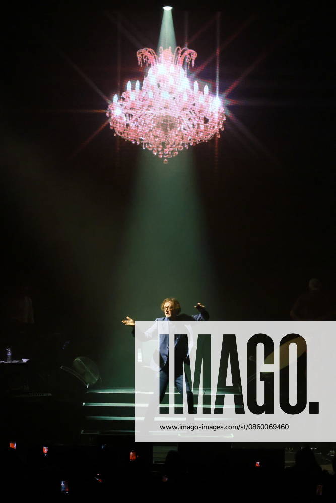 Pulp, singer Jarvis Cocker, live concert at the Tempodrom, Berlin, music, Britpop, Berlin