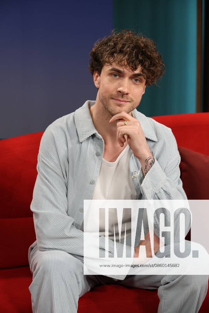 Timon Krause, mentalist, author, mind reader, and hypnotist, appeared as a guest on the television show *DAS Rote Sofa*, a live talk show produced by Norddeutscher Rundfunk (NDR); photo op on June 26, 2026, at the NDR television studio in Hamburg-Lokstedt