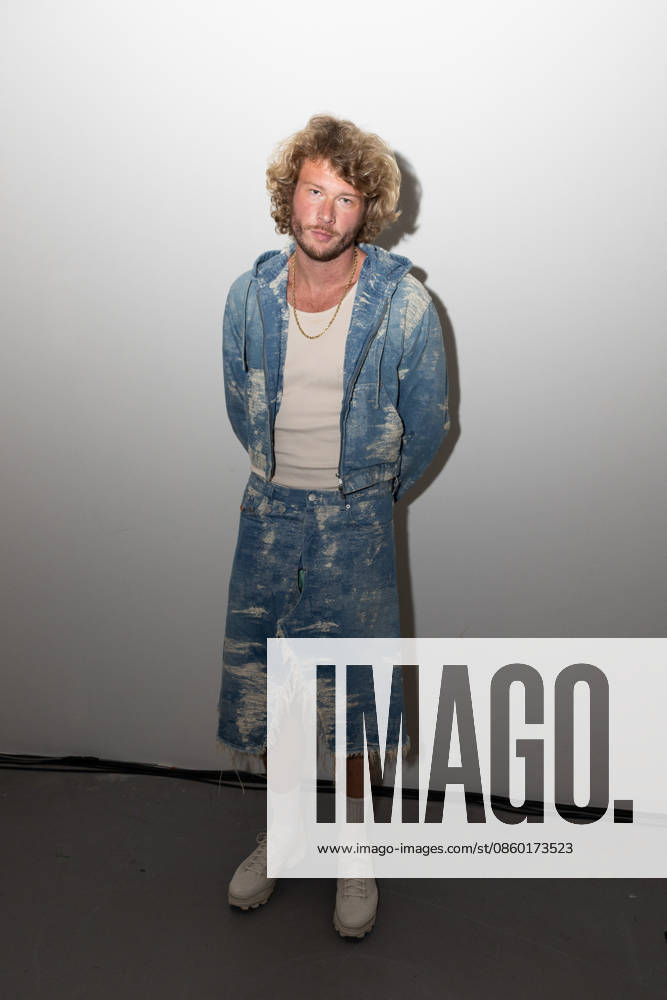 Yung Gravy at the Taakk Men s Ready-to-Wear Spring Summer 2027 Collection fashion show photocall during Paris Fashion Week, June 27, 2026 Jeremy Melloul Bestimage Photocall of the Taakk Men’s Ready-to-Wear Spring Summer 2027 Collection fashion show, during Paris Fashion Week, June 27, 2026, Paris, France