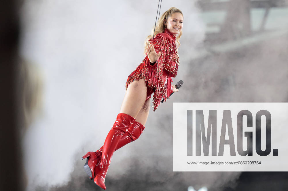 Helene Fischer performing live at a concert on her 360° Stadium Tour at the RheinEnergieStadion in Cologne, June 27, 2026. Note: For editorial use only in connection with the concert or the current tour. Foto:xR.xSchmiegeltx xFuturexImagex fischer_6608