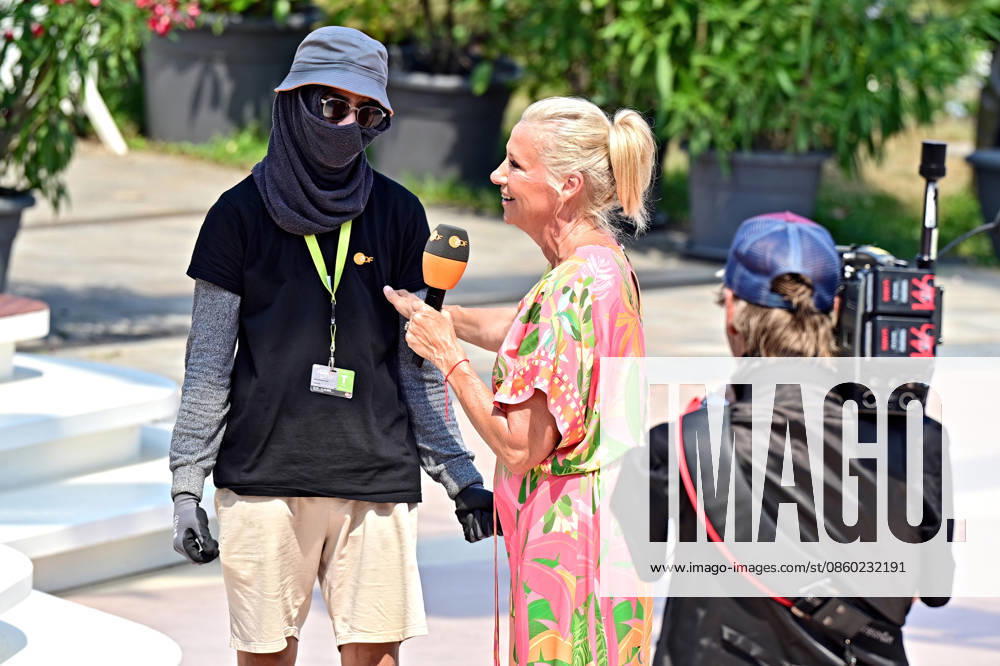 ZDF Fernsehgarten : TV host Andrea Kiwi Kiewel during the ZDF entertainment show Fernsehgarten on June 28, 2026, in Mainz 20260628MWI130940