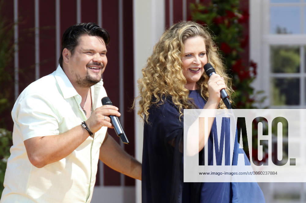 Kai Becker and Diana Amft on the ARD TV show *Immer wieder sonntags* at Europa-Park in Rust, June 28, 2026 Foto:xAgenturxWehnertx xGränzdörferx xFuturexImagex sonntags2806_6632